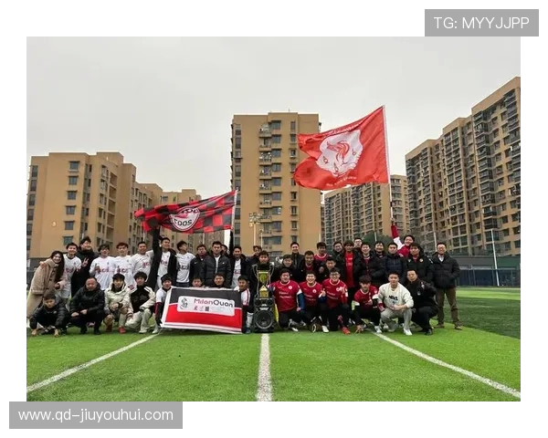 从球场奔跑到精准传射的全程沉浸式高强度足球训练课真实体验全景